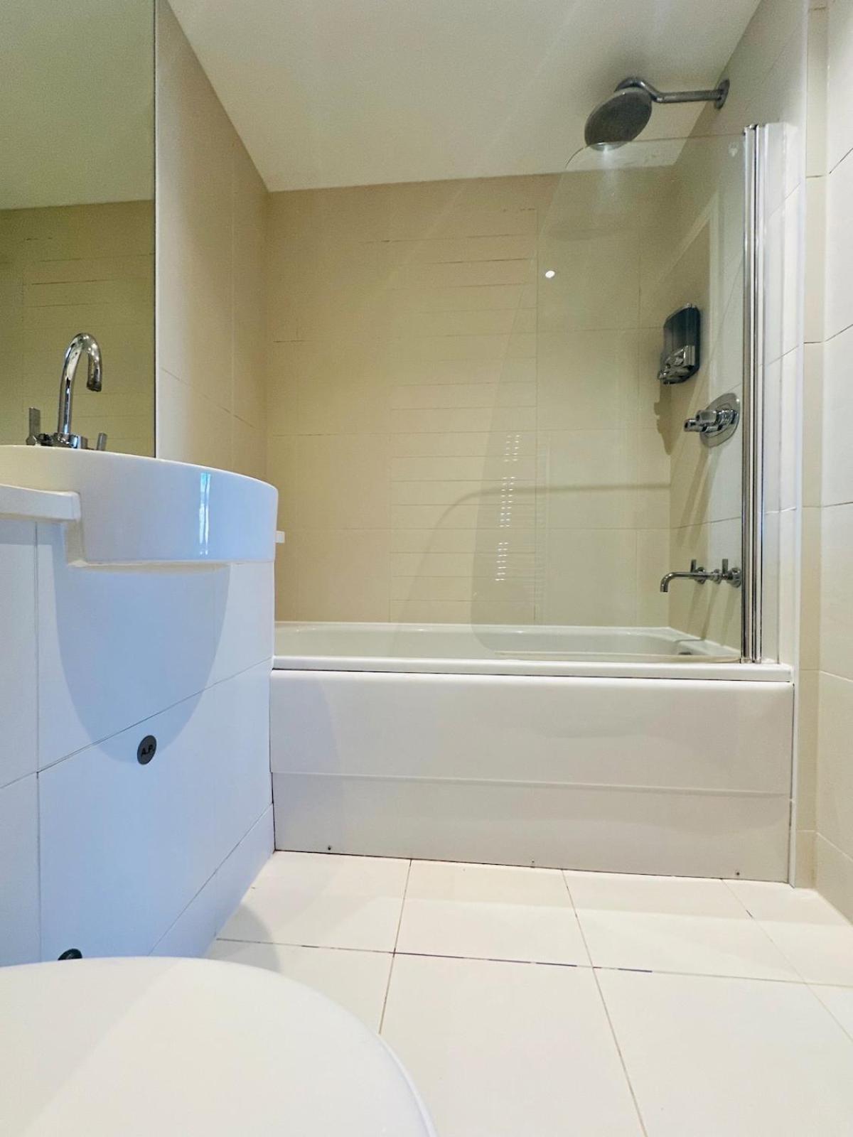Zone 1 4 Mins From Major Station Apartamento Londres